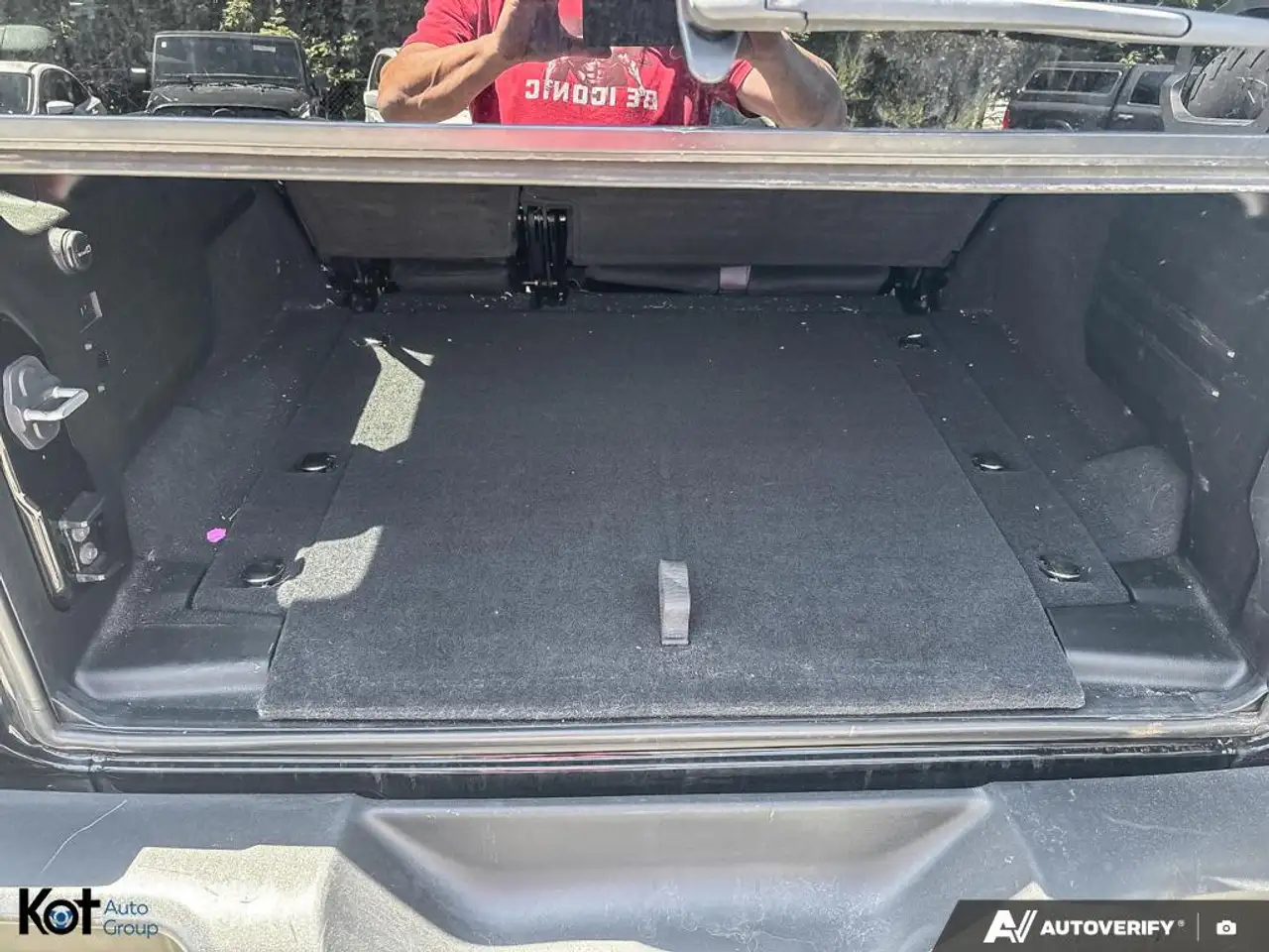 Jeep Wrangler - Image 12