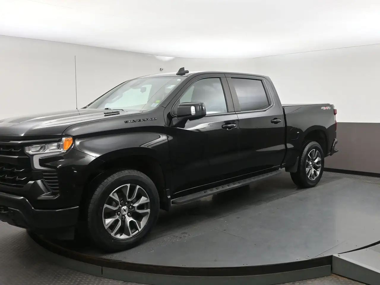 Chevrolet Silverado 1500 - Image 3