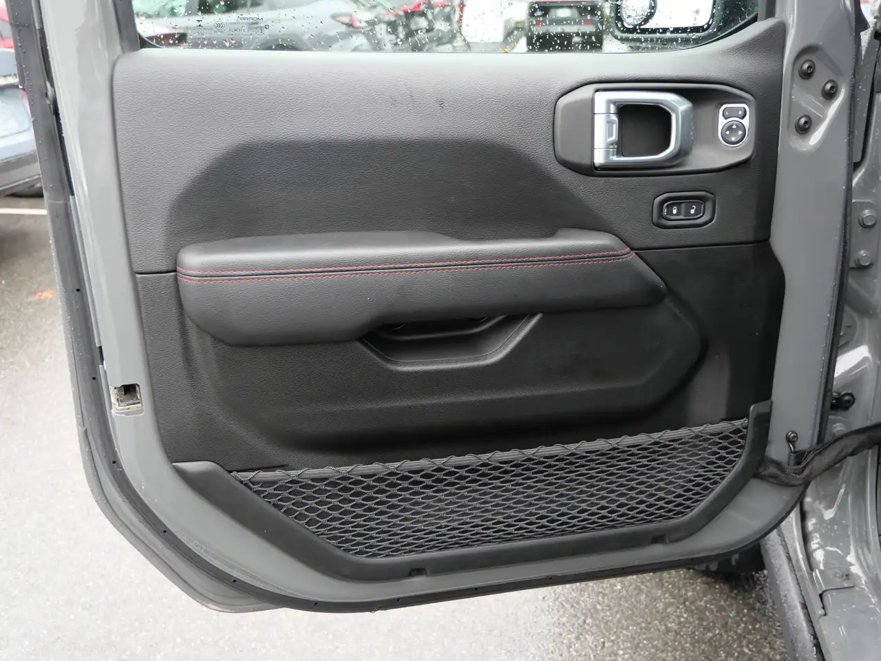 Jeep Wrangler - Image 12