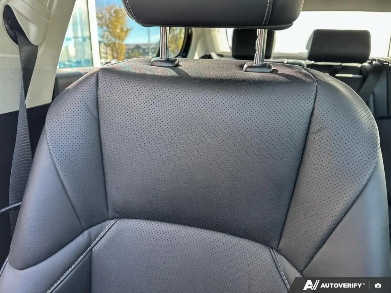 Lexus ES - Image 20