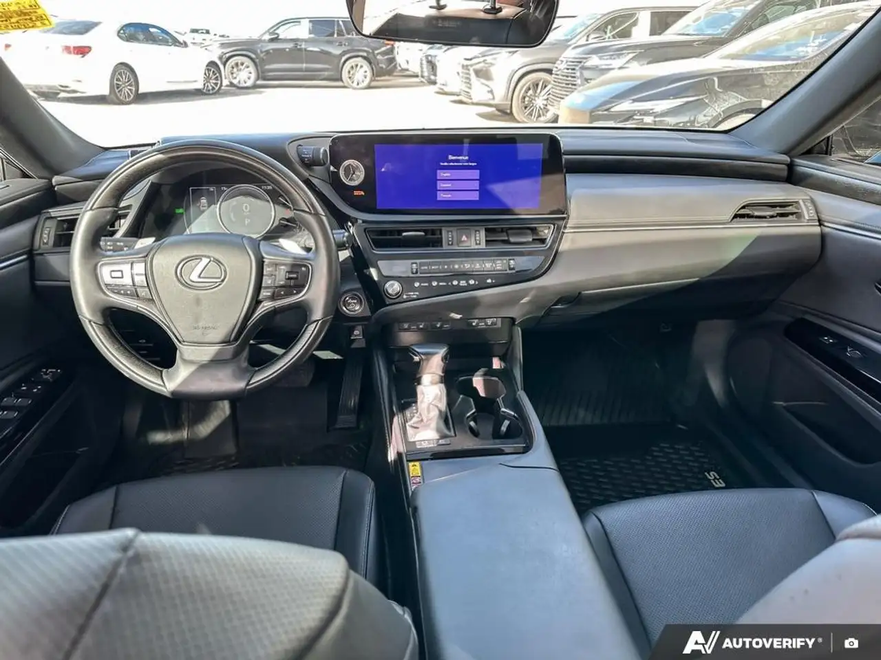 Lexus ES - Image 24