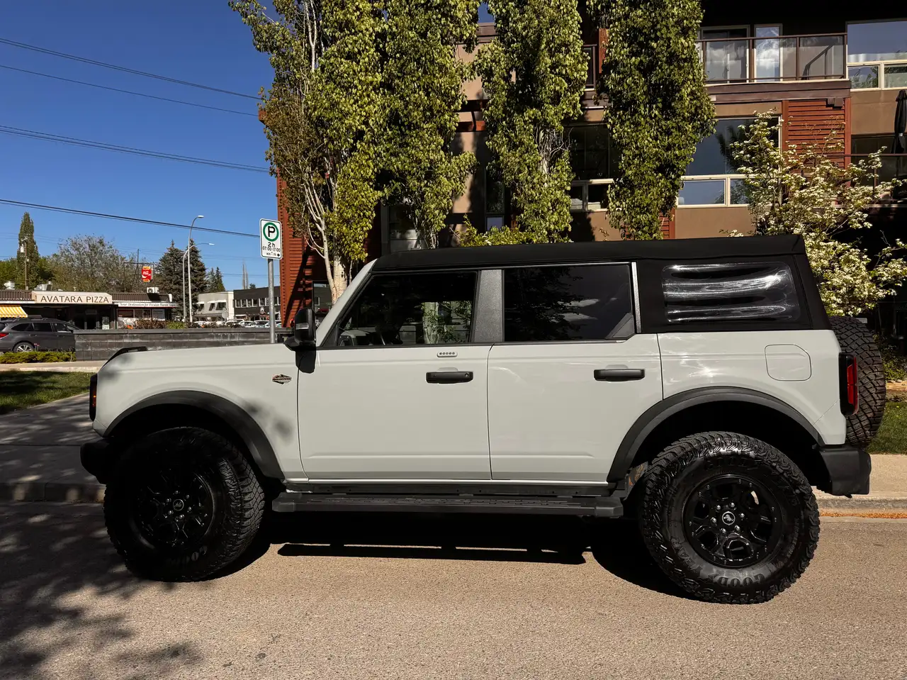 Ford Bronco - Image 2