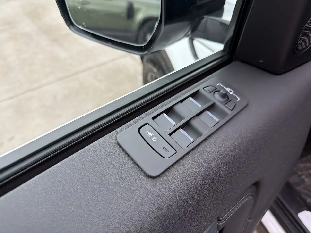Land Rover Discovery Sport - Image 10