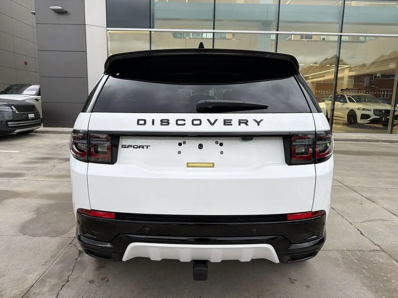 Land Rover Discovery Sport - Image 4
