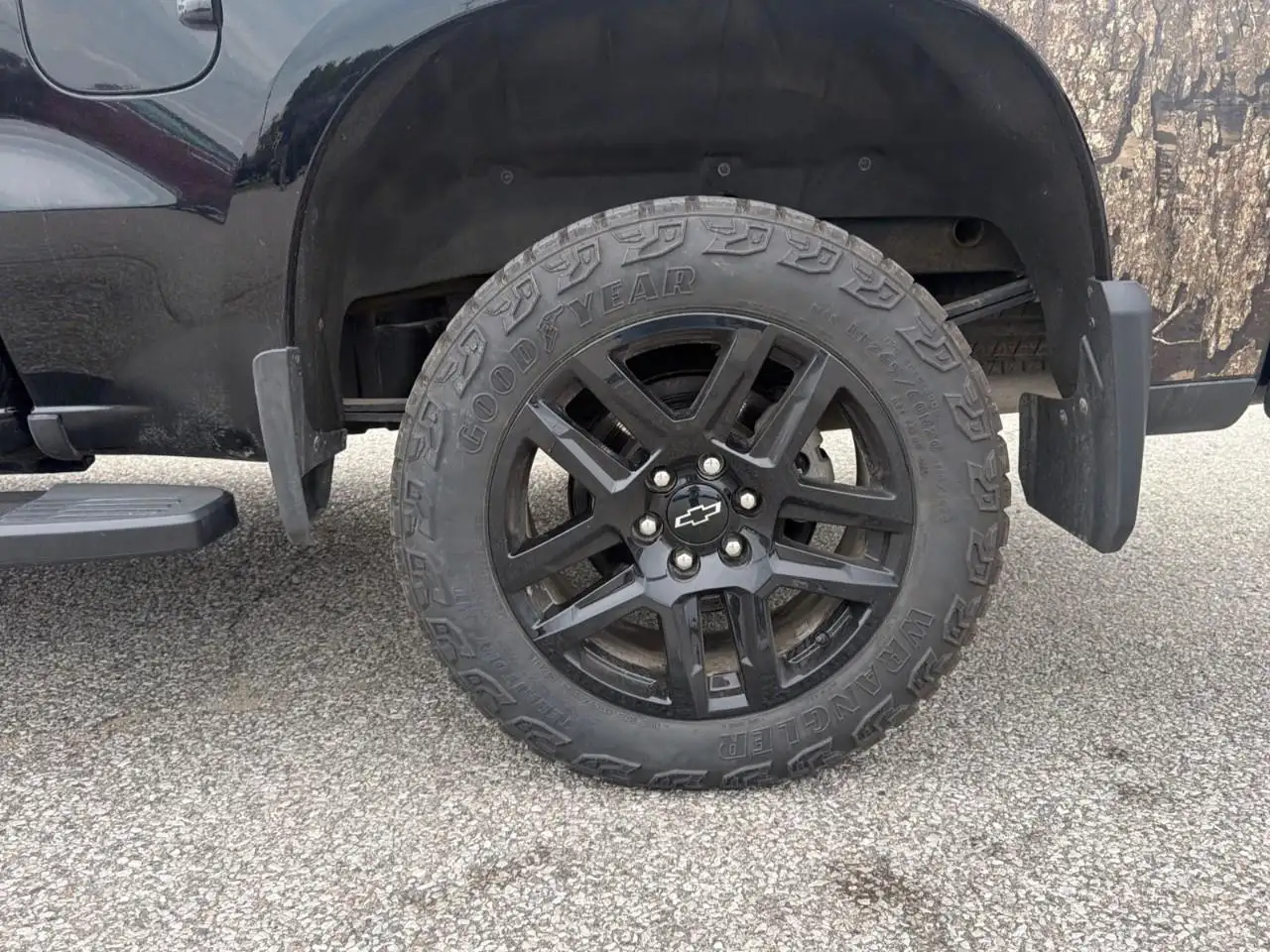 Chevrolet Silverado 1500 - Image 6