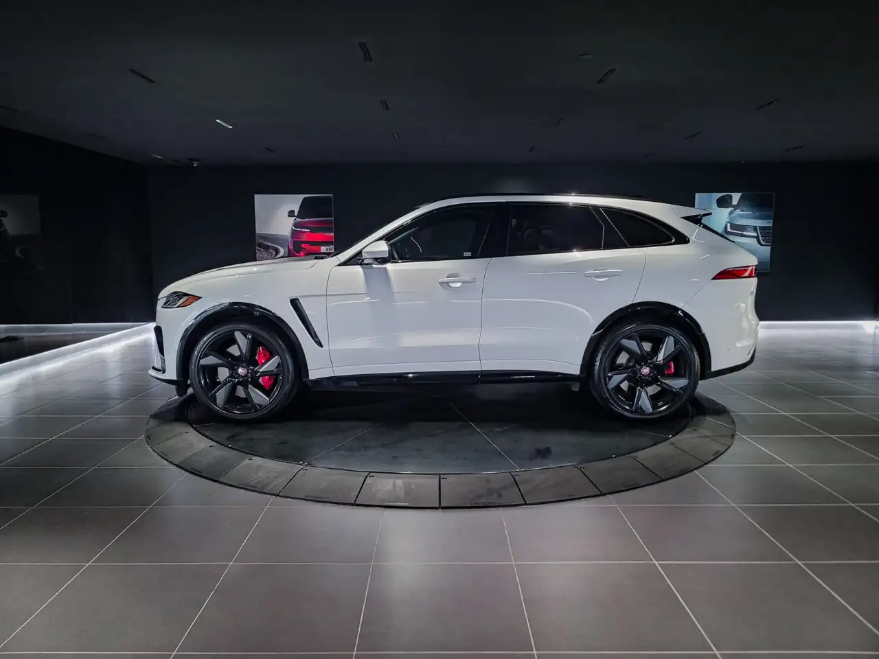 Jaguar F-Pace - Image 8