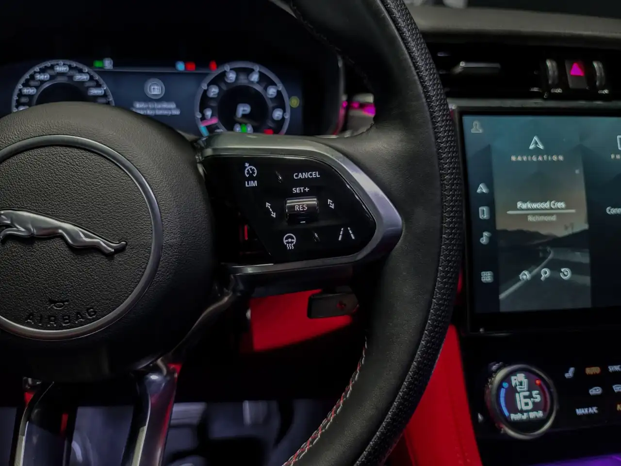 Jaguar F-Pace - Image 15