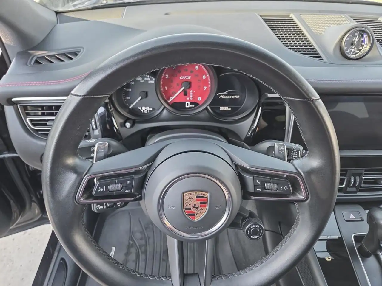 Porsche Macan - Image 13
