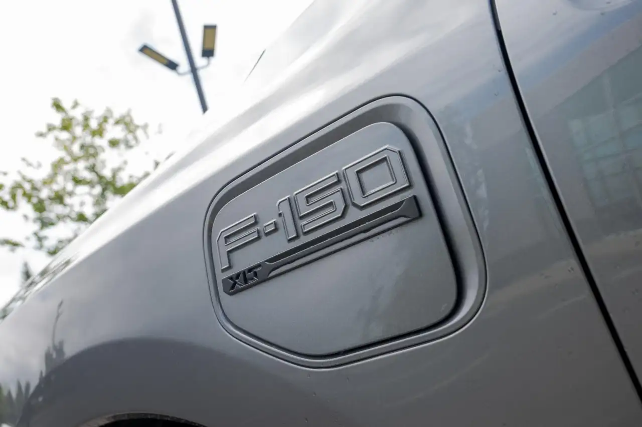 Ford F-150 Lightning - Image 3