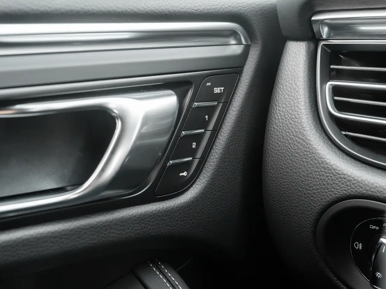 Porsche Macan - Image 16