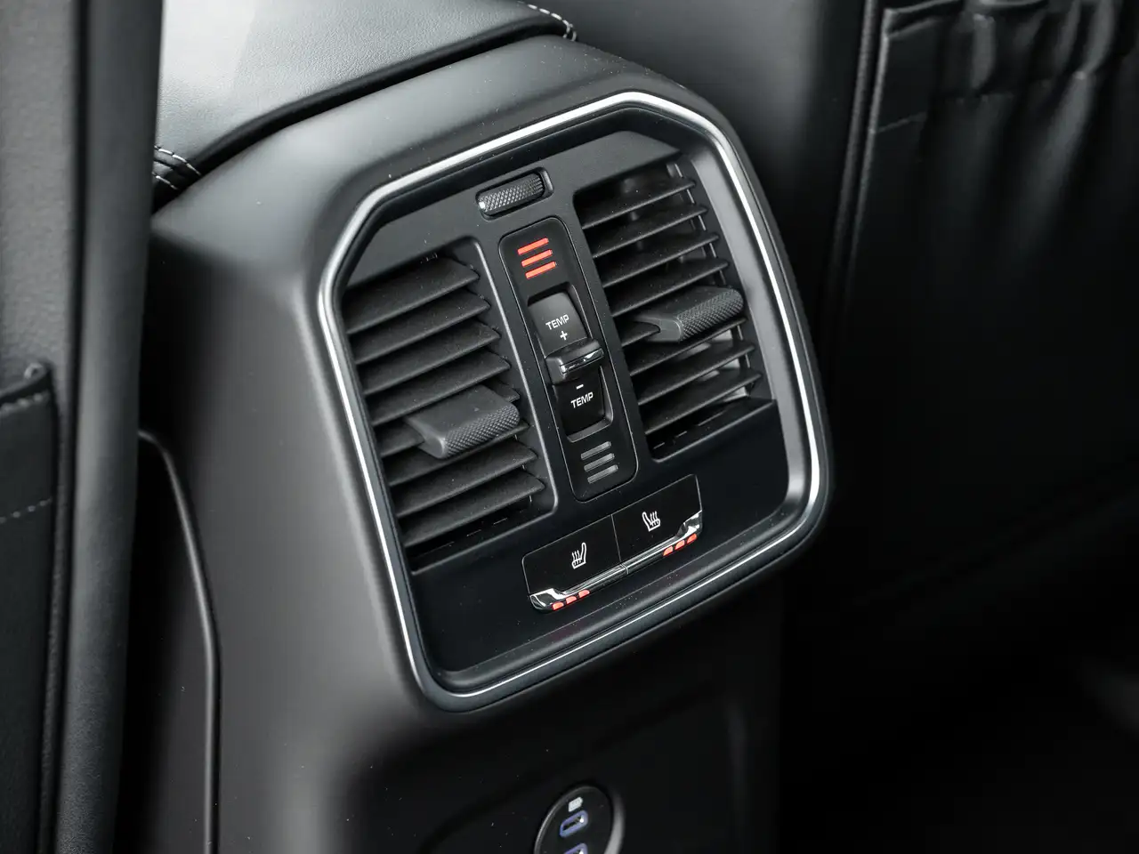 Porsche Macan - Image 35