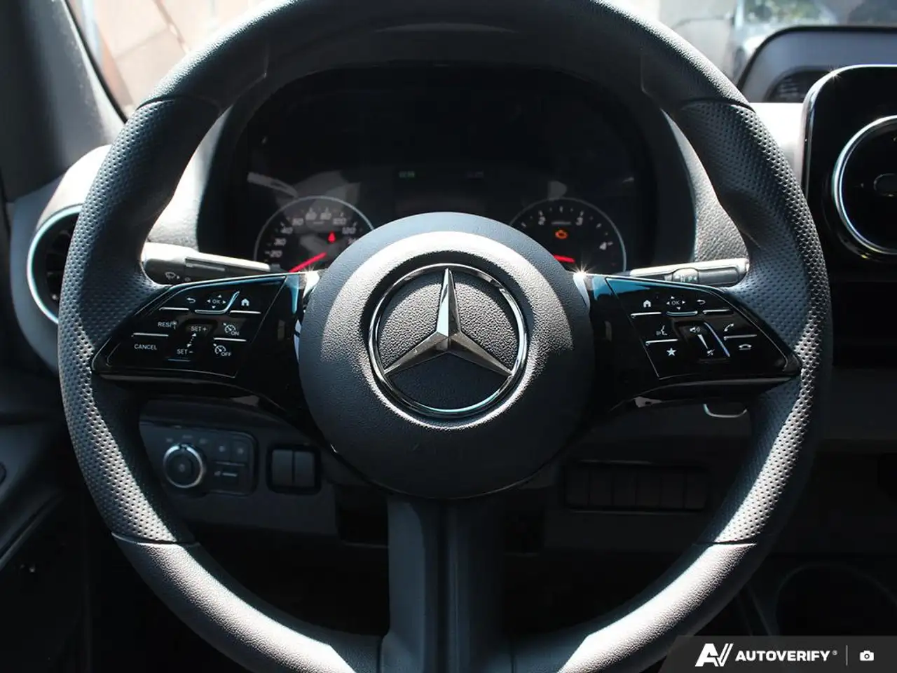 Mercedes-Benz Sprinter - Image 14