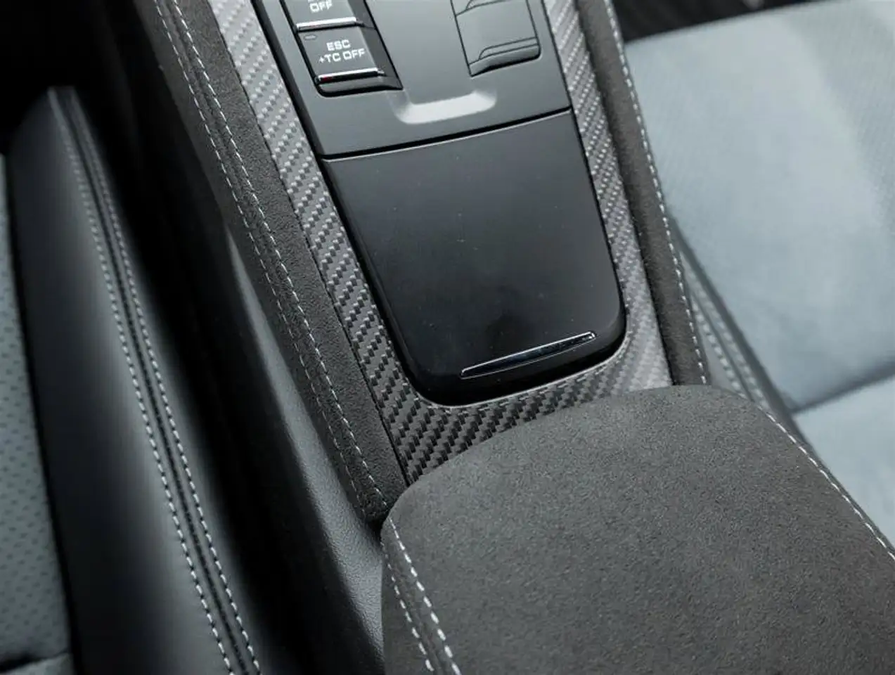 Porsche 718 Cayman - Image 46