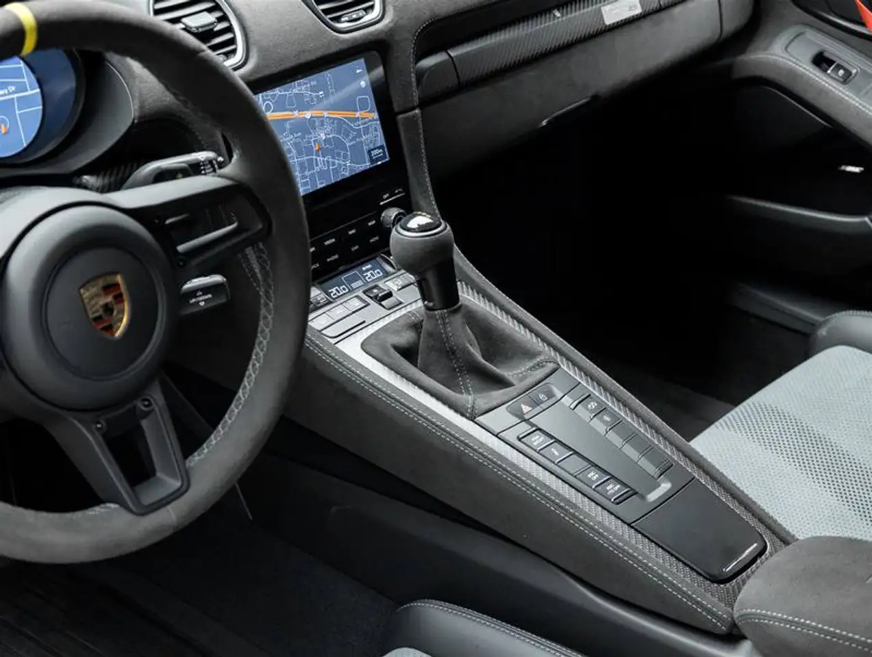 Porsche 718 Cayman - Image 44