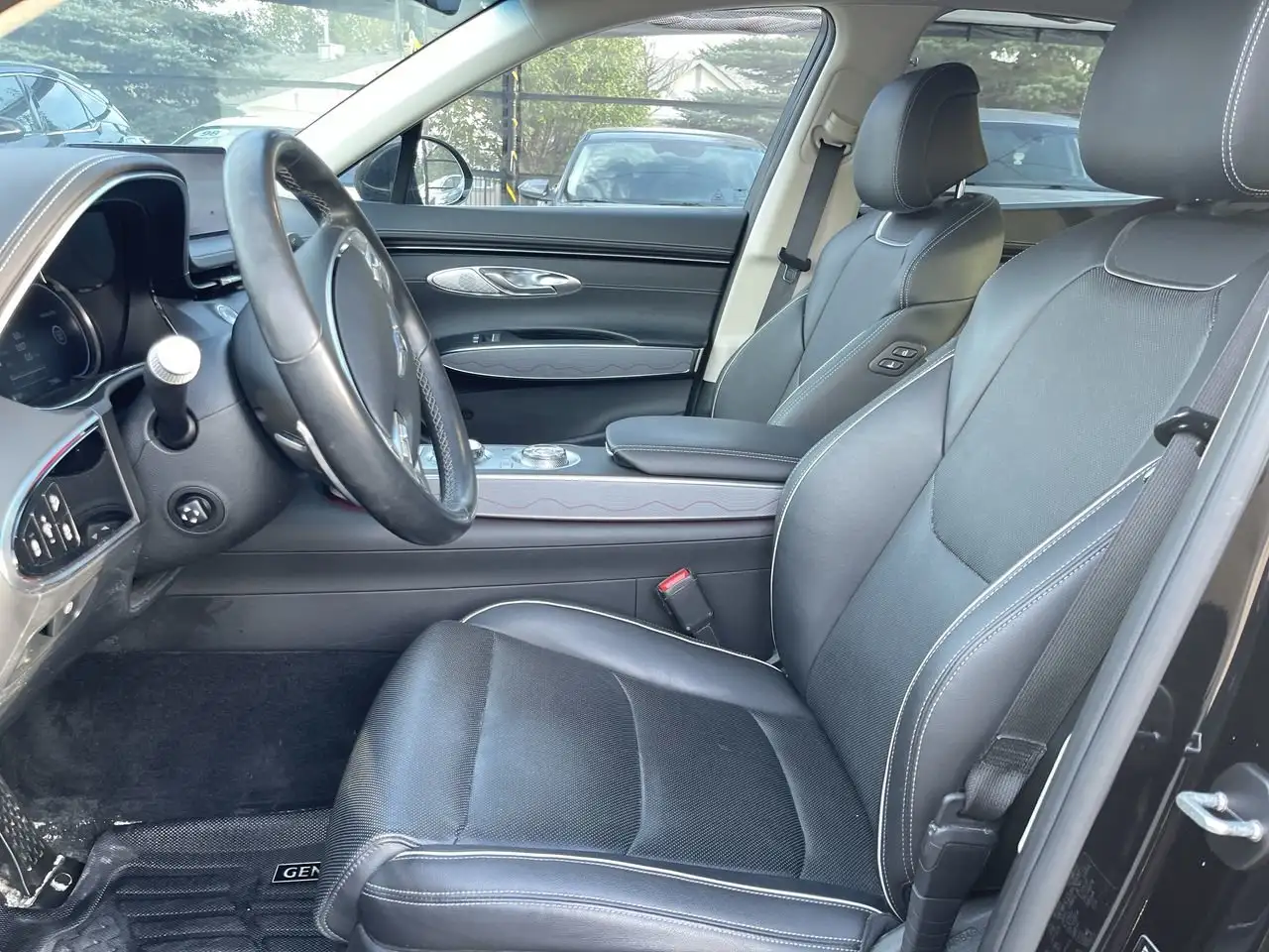 Genesis GV70 - Image 19