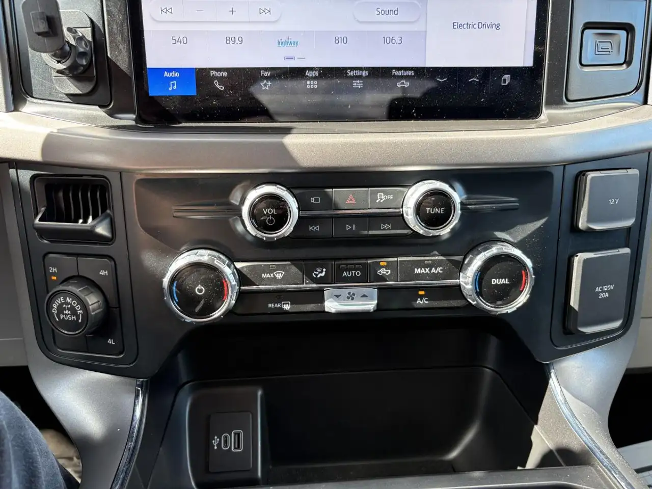 Ford F-150 - Image 10