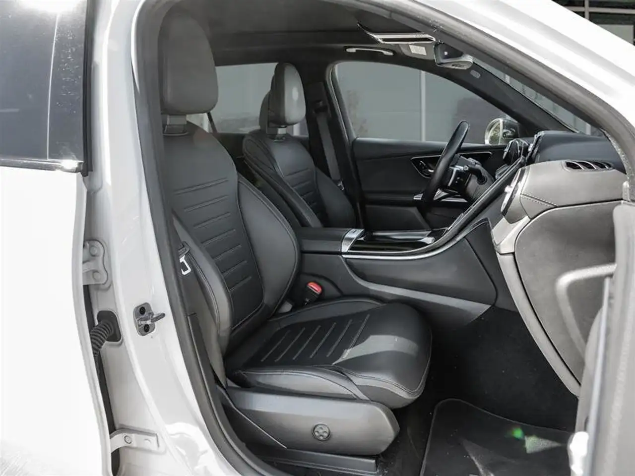 Mercedes-Benz GLC - Image 24