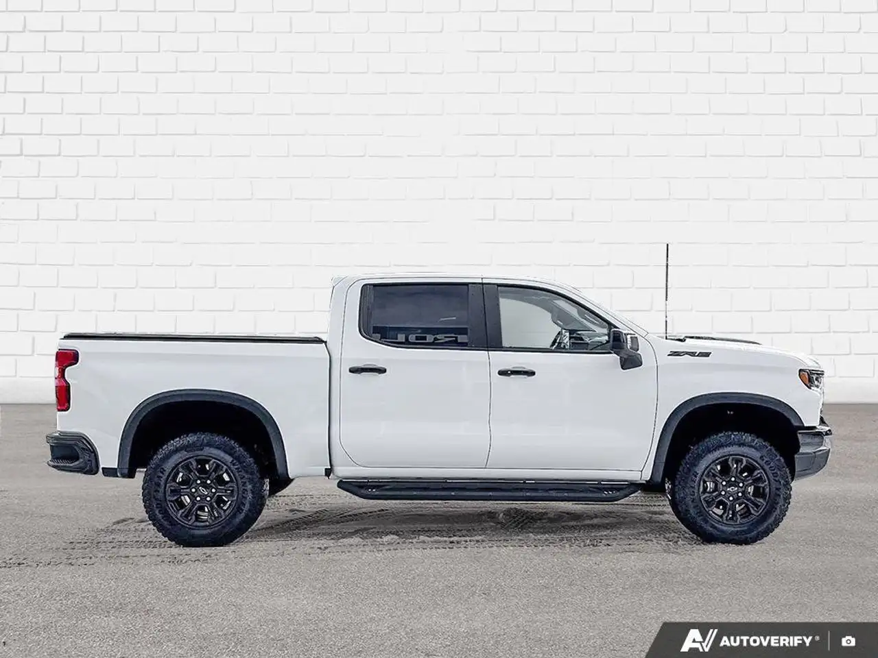 Chevrolet Silverado 1500 - Image 6