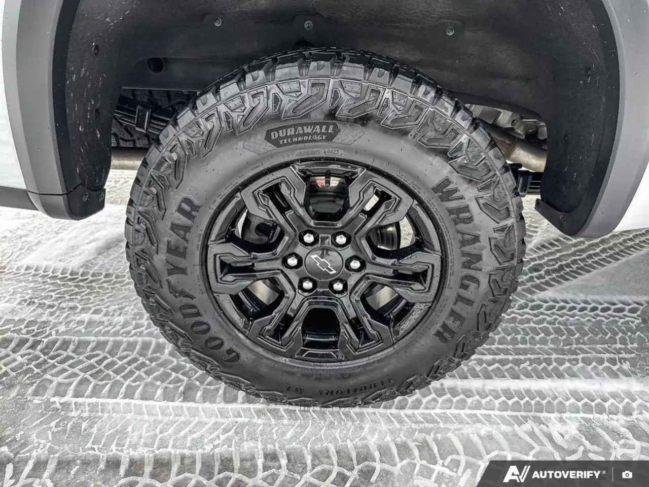 Chevrolet Silverado 1500 - Image 9