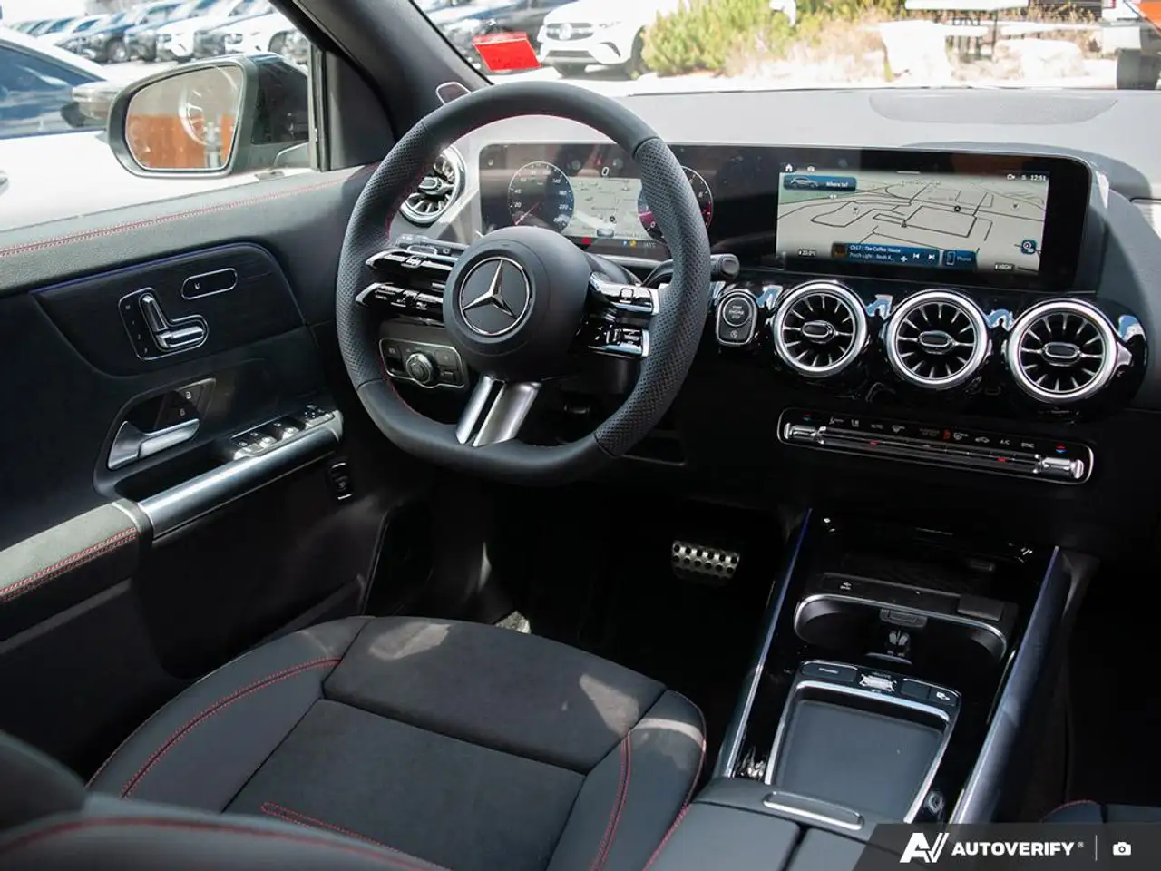 Mercedes-Benz GLA - Image 25