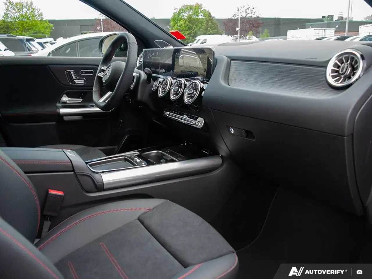 Mercedes-Benz GLA - Image 23
