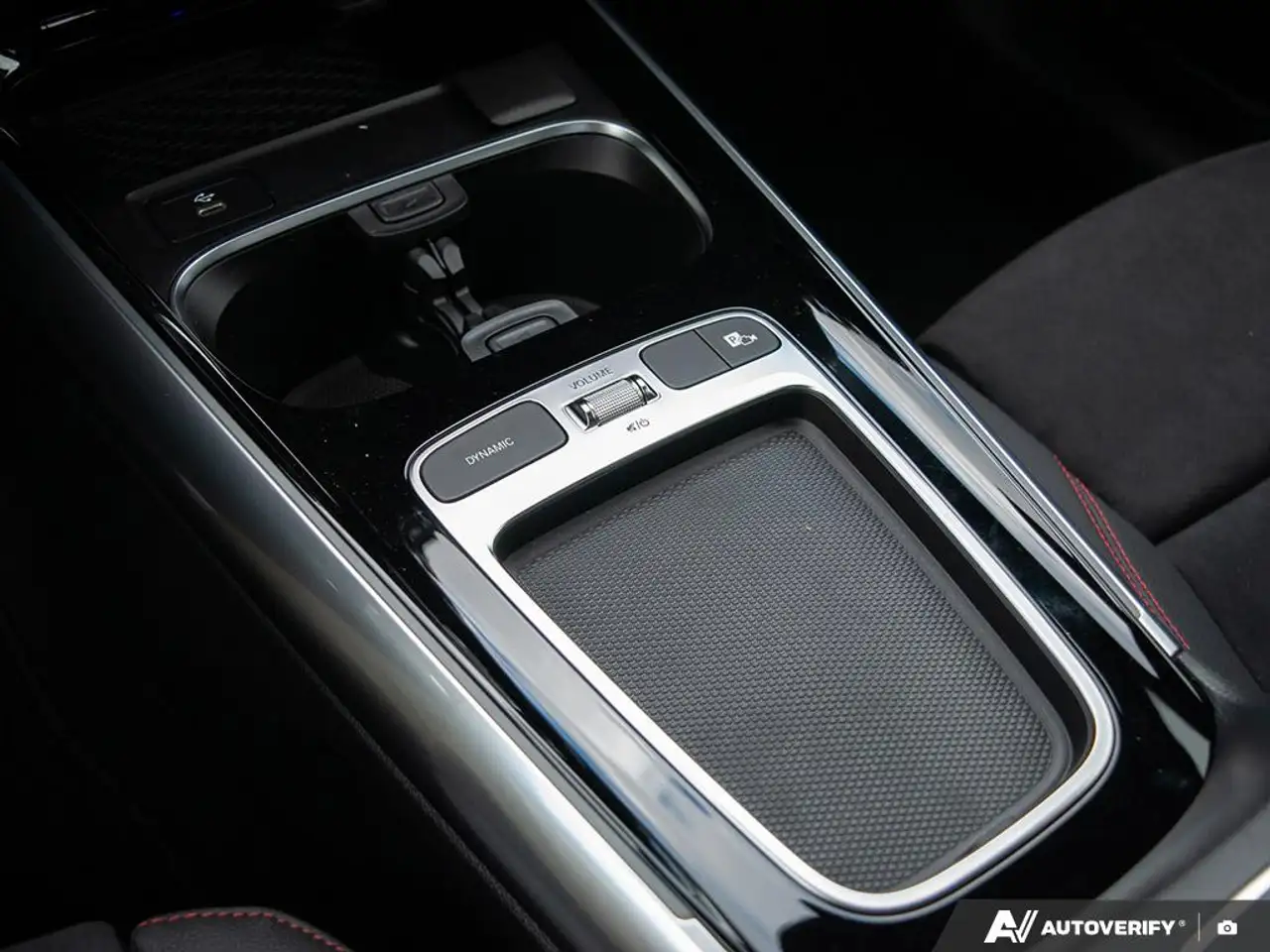 Mercedes-Benz GLA - Image 18