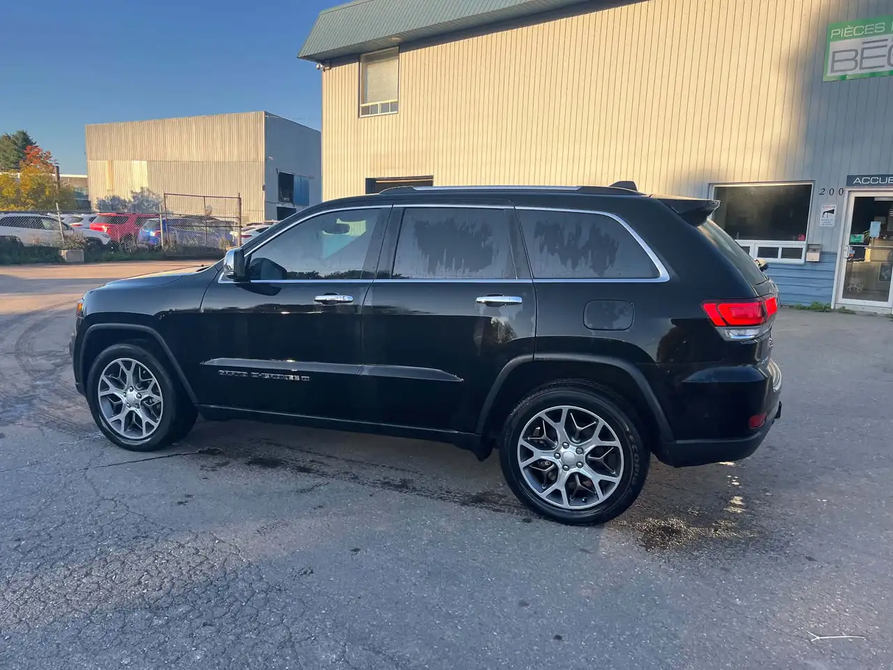 Jeep Grand Cherokee - Image 18
