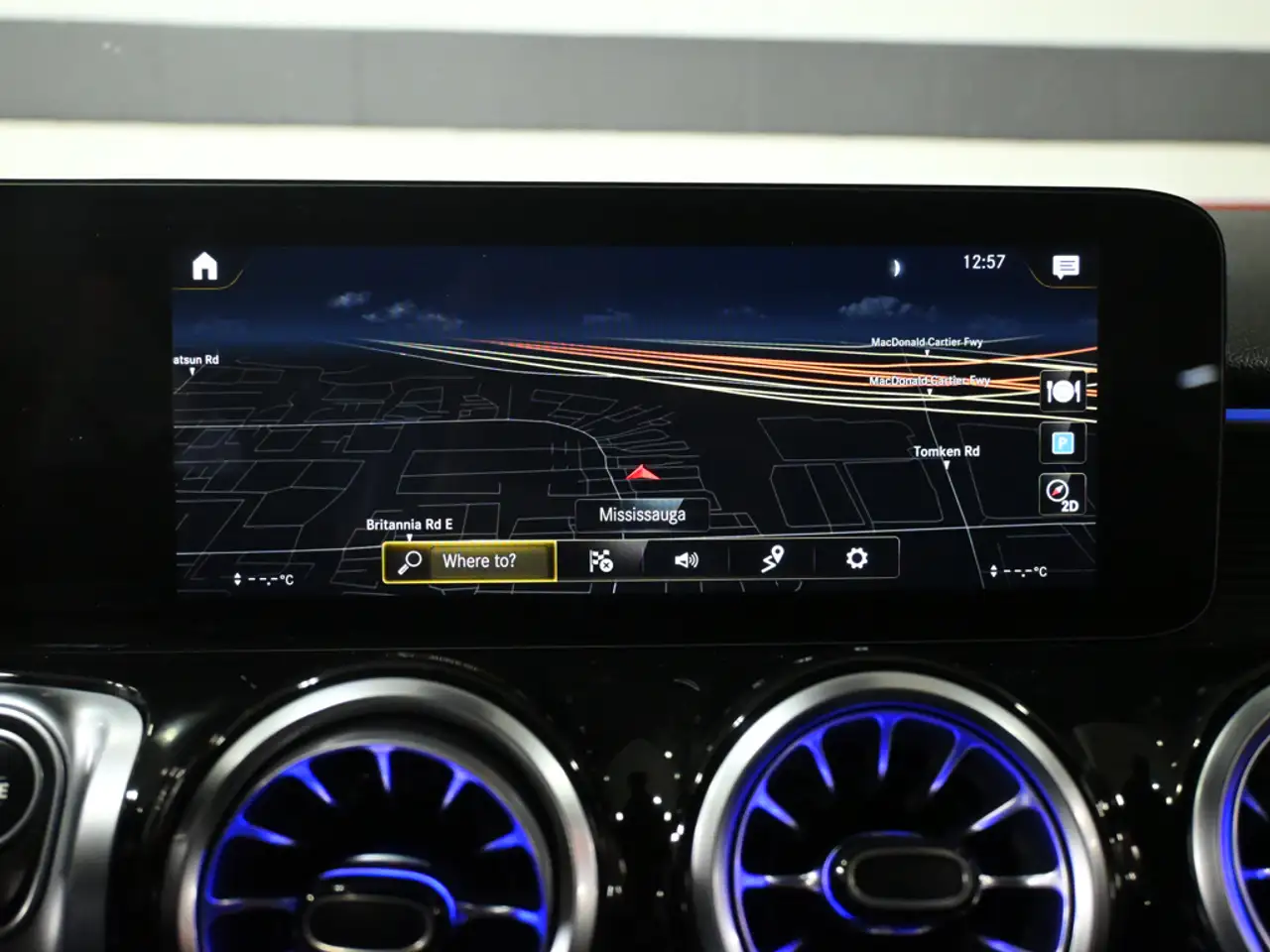 Mercedes-Benz GLB - Image 16