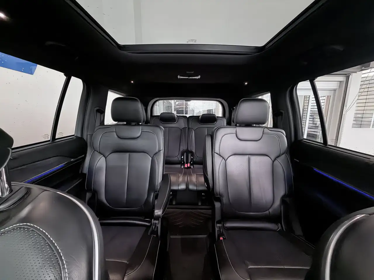 Jeep Grand Cherokee - Image 22