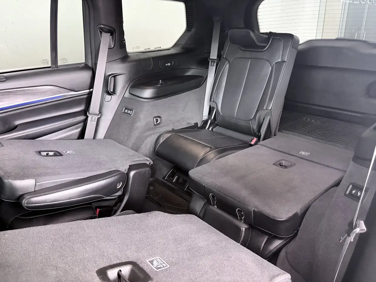 Jeep Grand Cherokee - Image 14