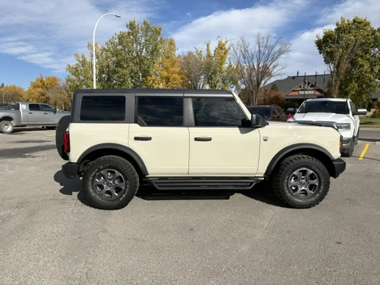 Ford Bronco - Image 3
