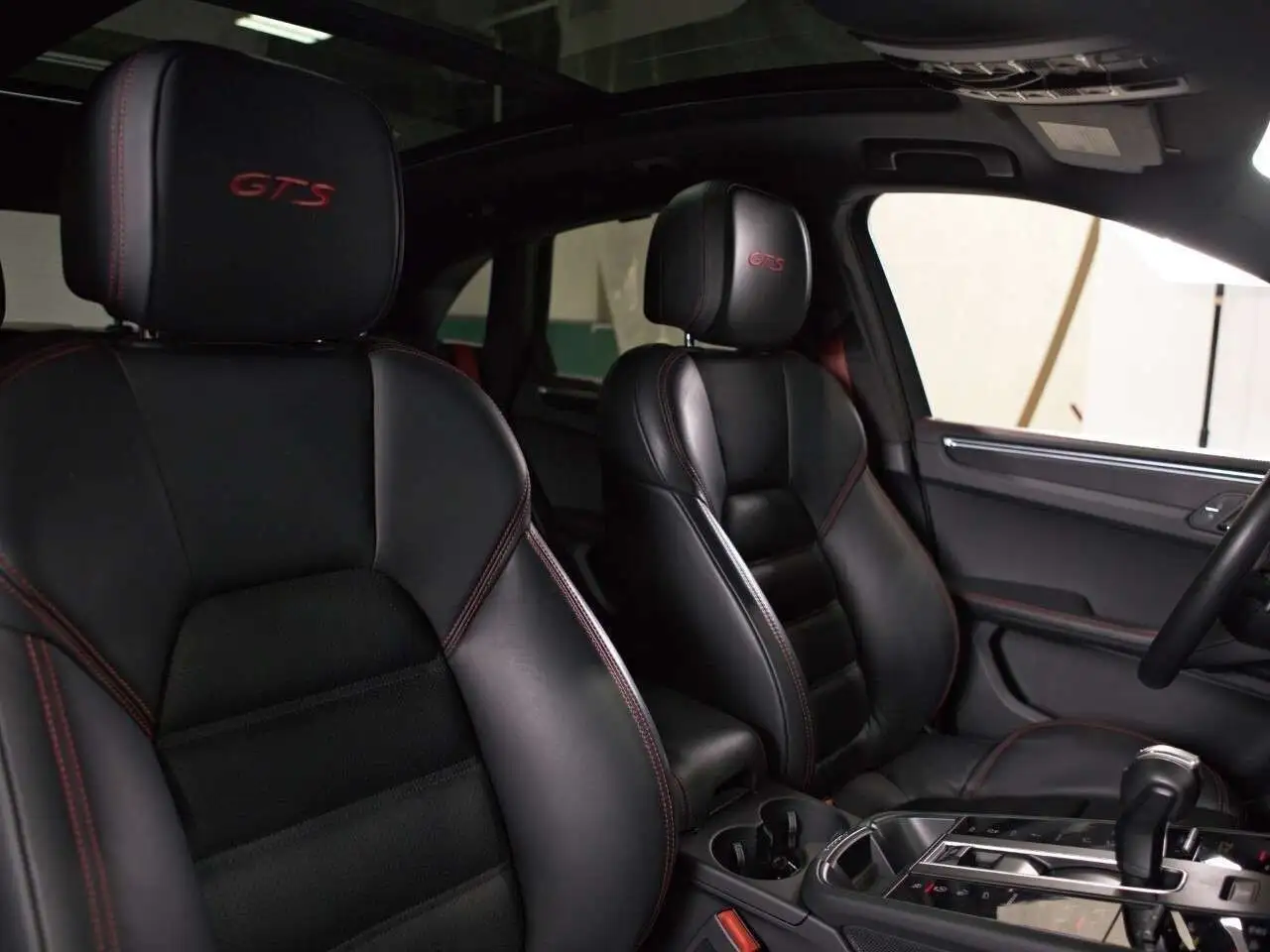 Porsche Macan - Image 15