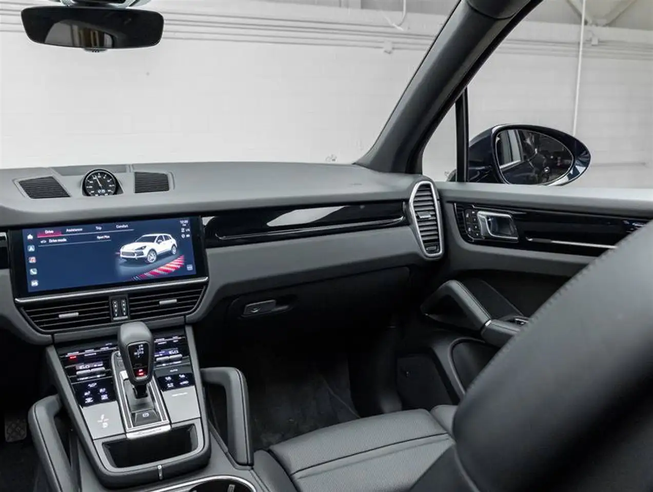Porsche Cayenne - Image 43