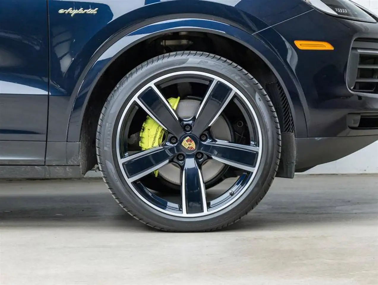 Porsche Cayenne - Image 17