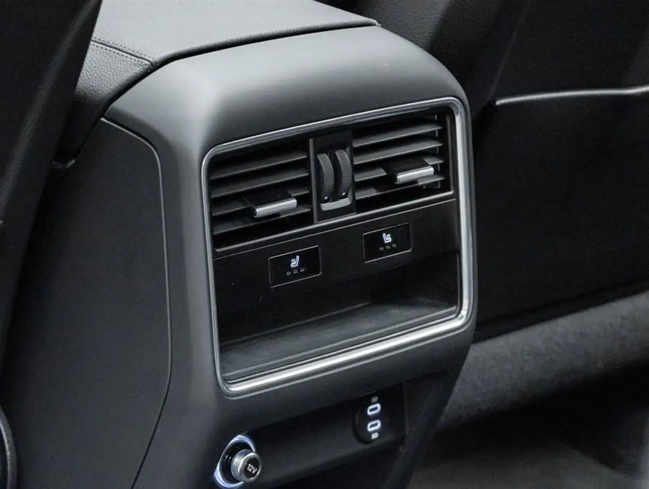 Porsche Cayenne - Image 38
