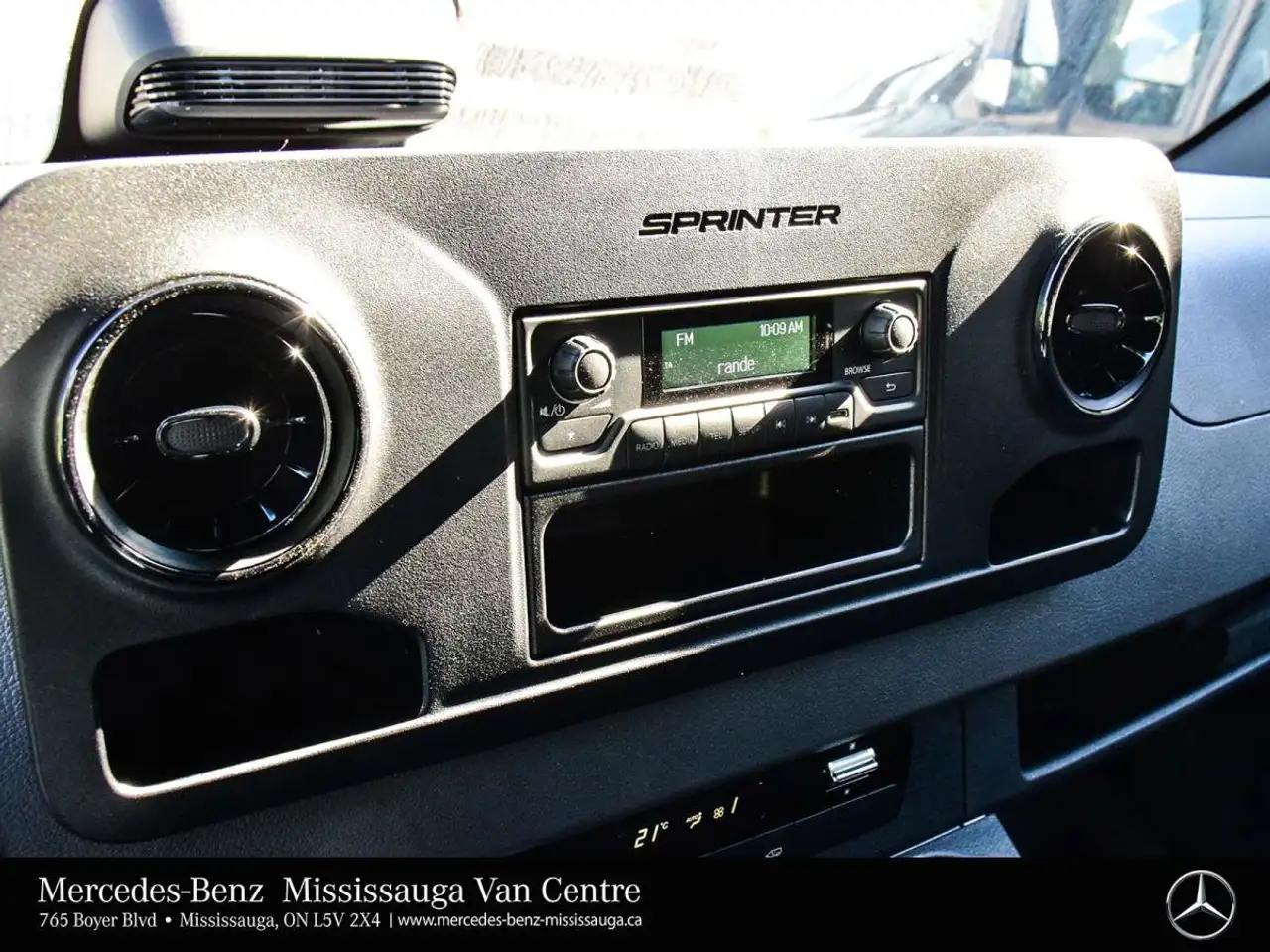 Mercedes-Benz Sprinter - Image 19