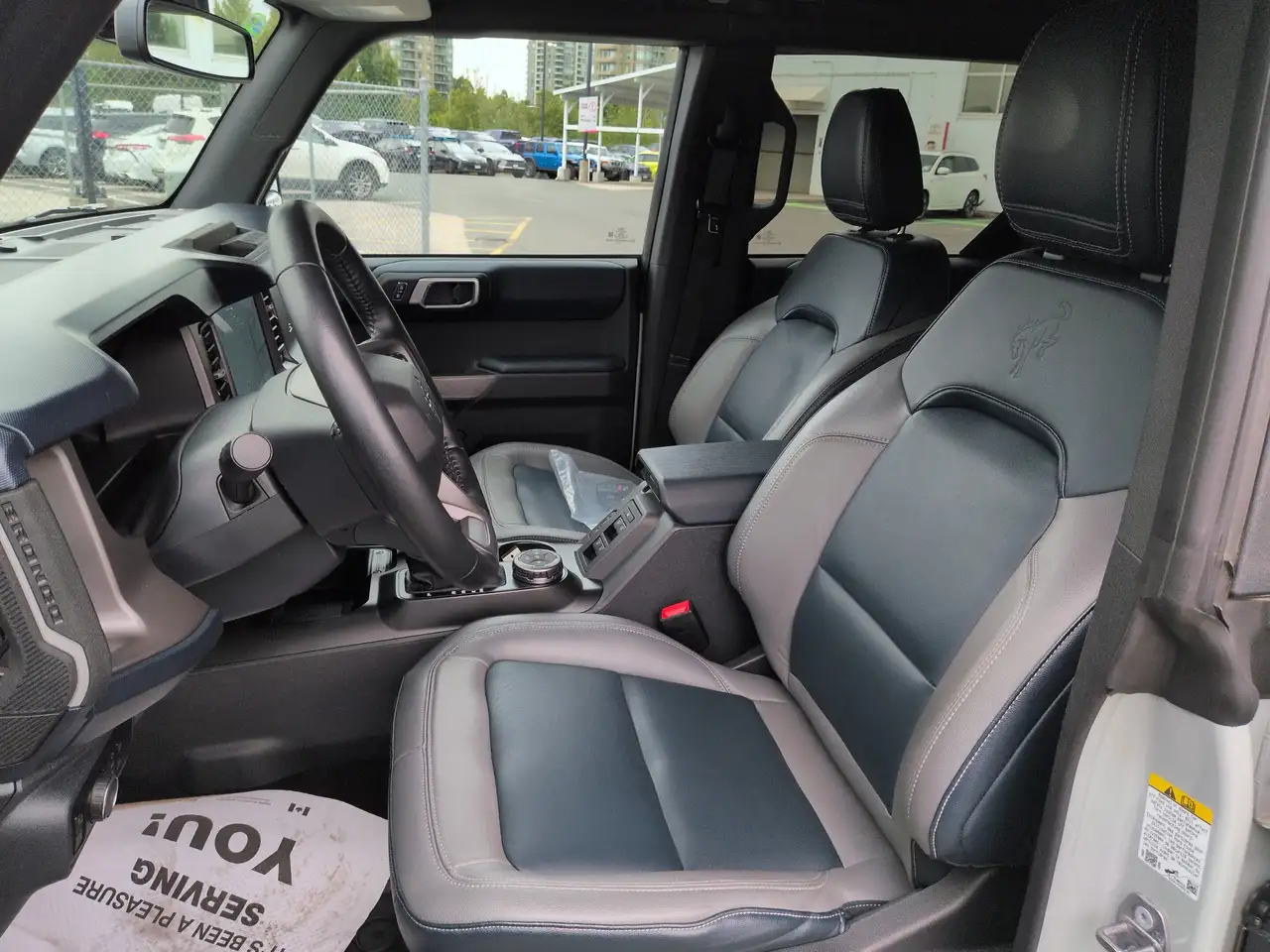 Ford Bronco - Image 15