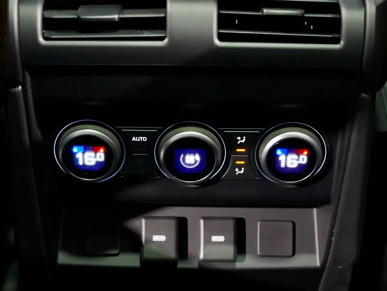 Land Rover Defender - Image 36