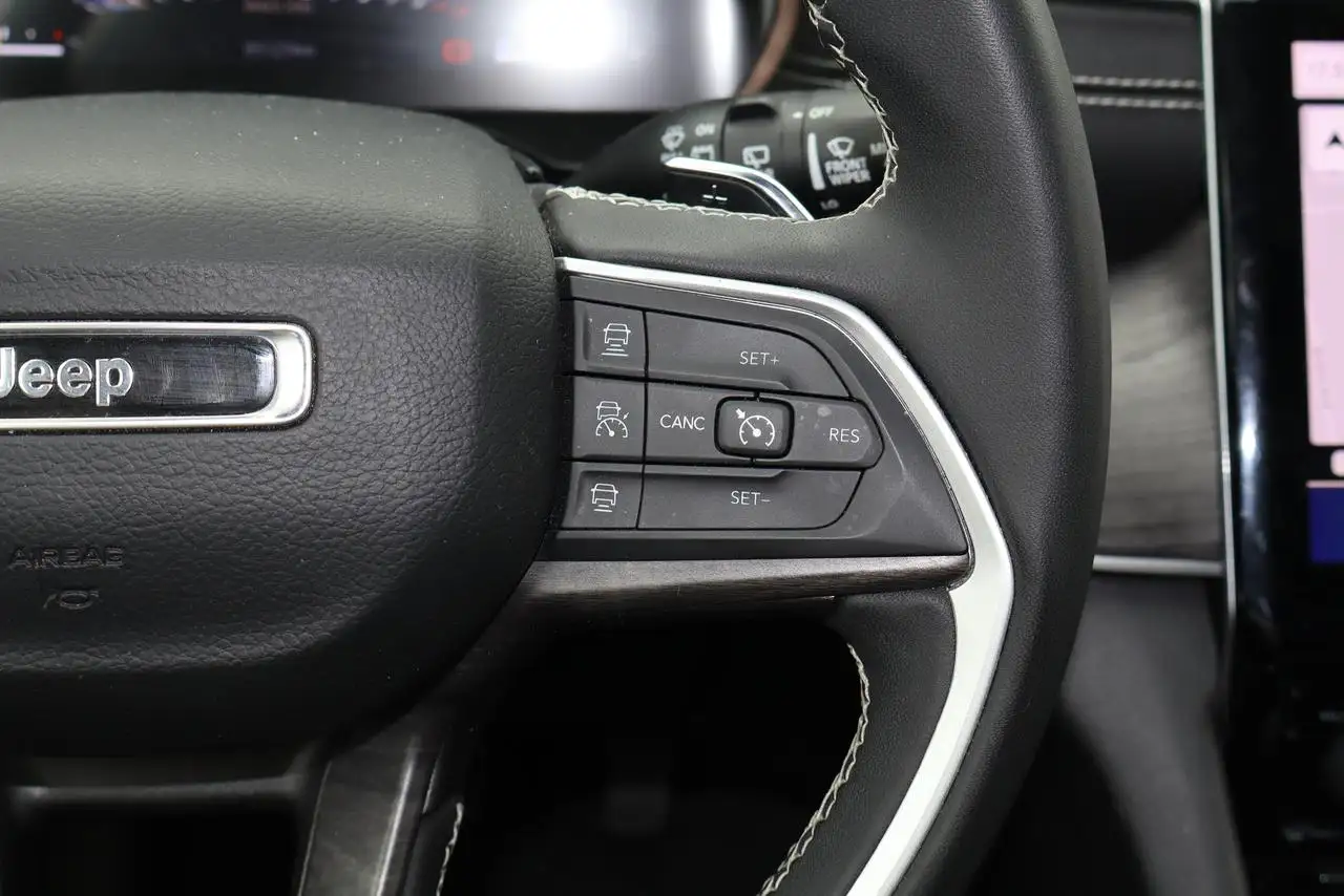 Jeep Cherokee - Image 14
