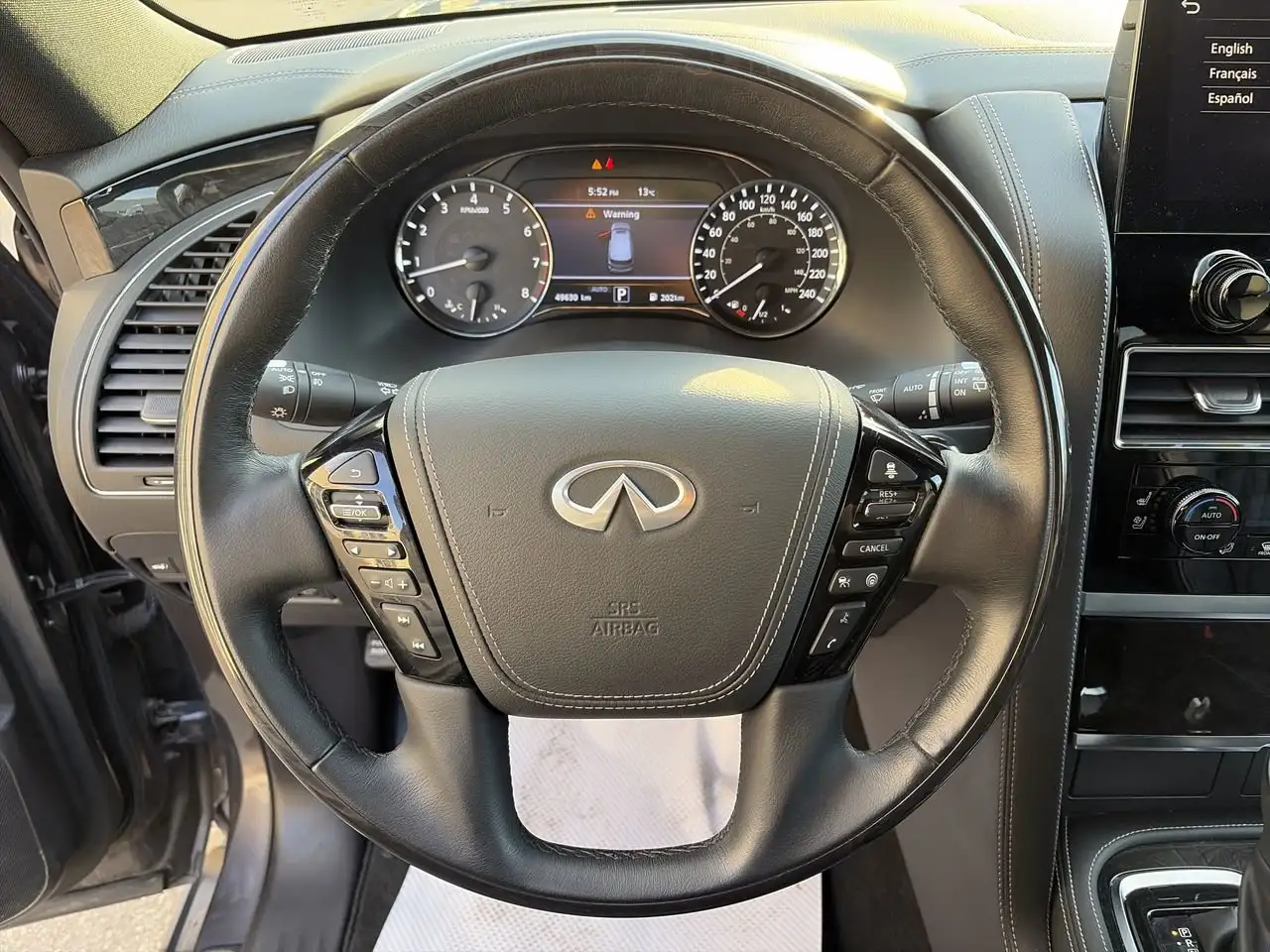 Infiniti QX80 - Image 22
