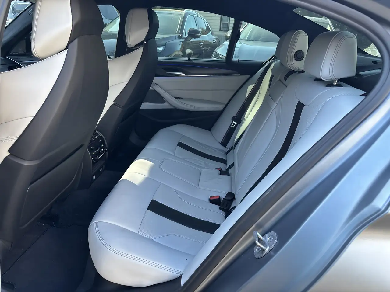 BMW M5 - Image 11