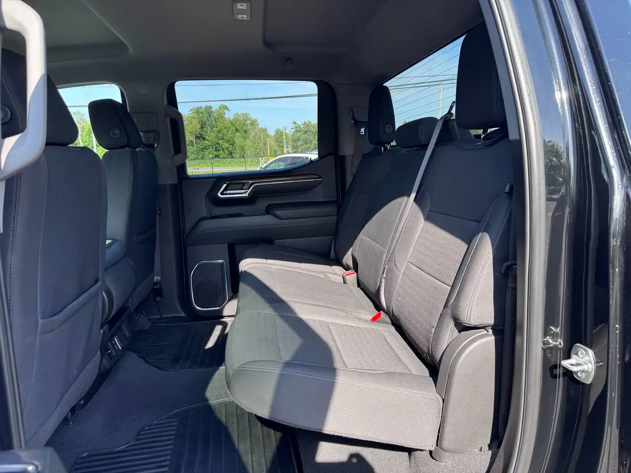 Chevrolet Silverado 1500 - Image 13