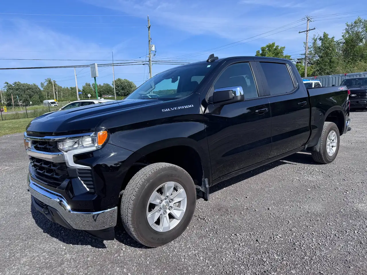 Chevrolet Silverado 1500 - Image 2