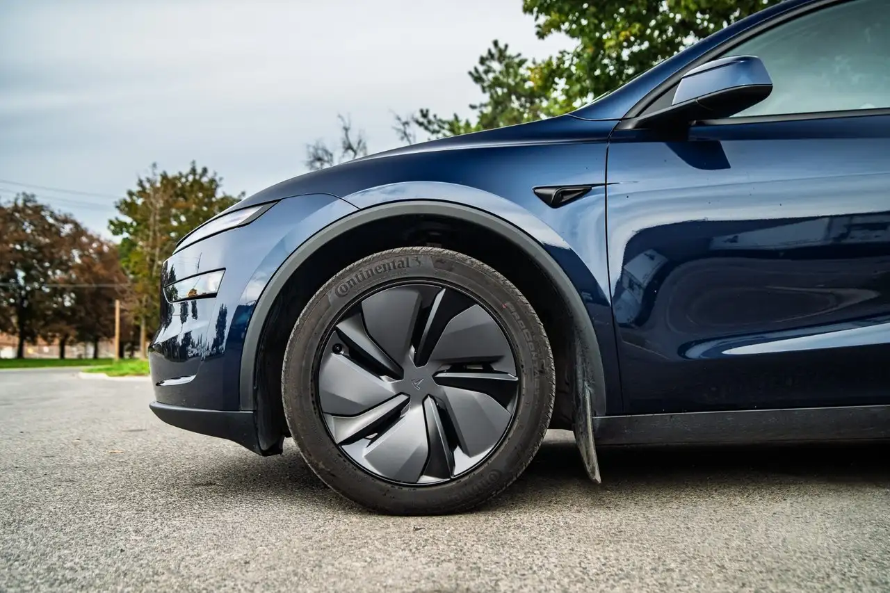 Tesla Model Y - Image 4