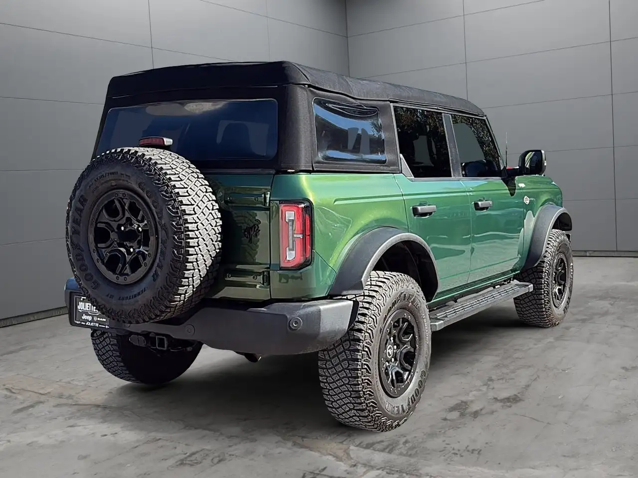 Ford Bronco - Image 9