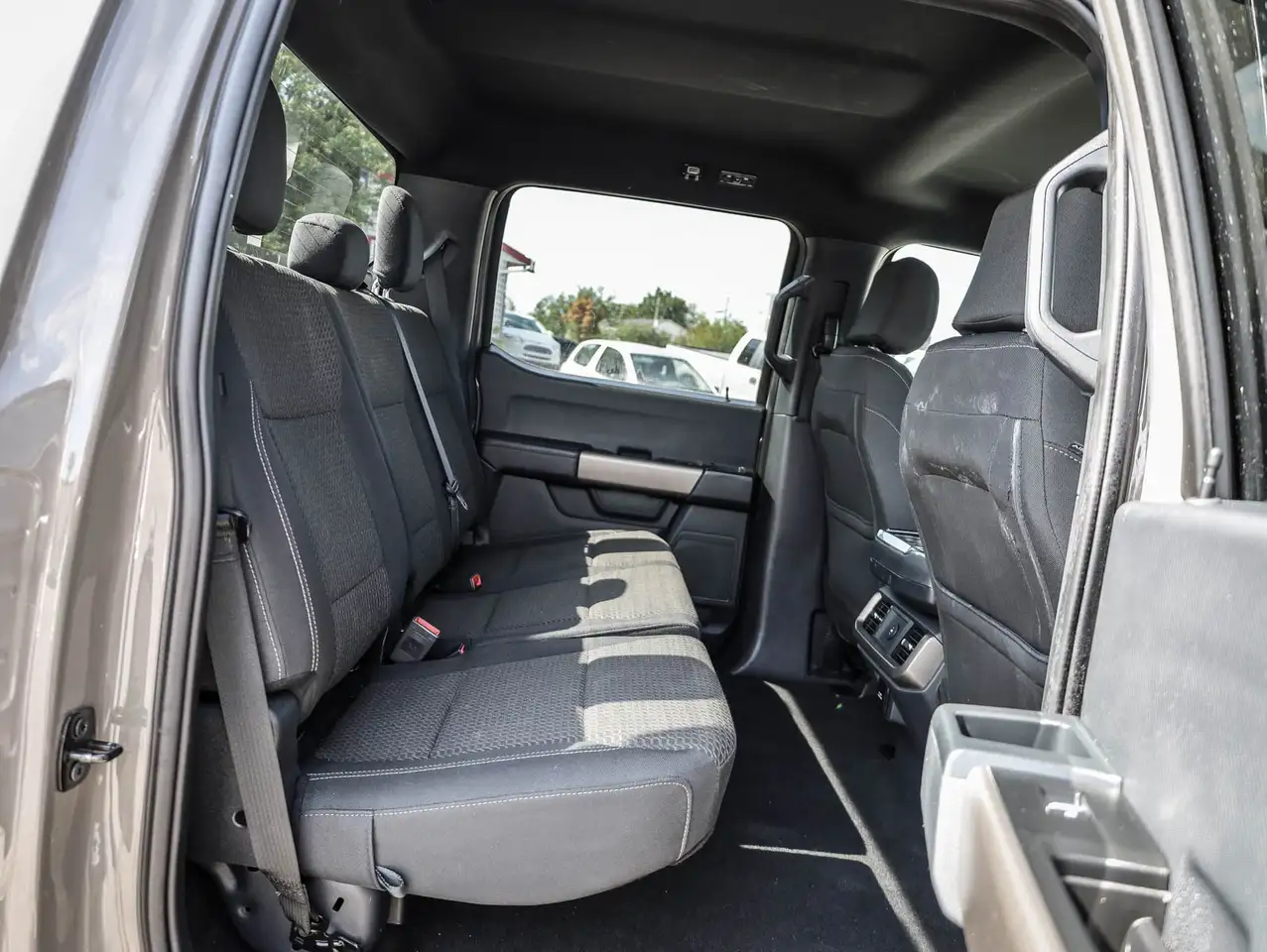 Ford F-150 - Image 27