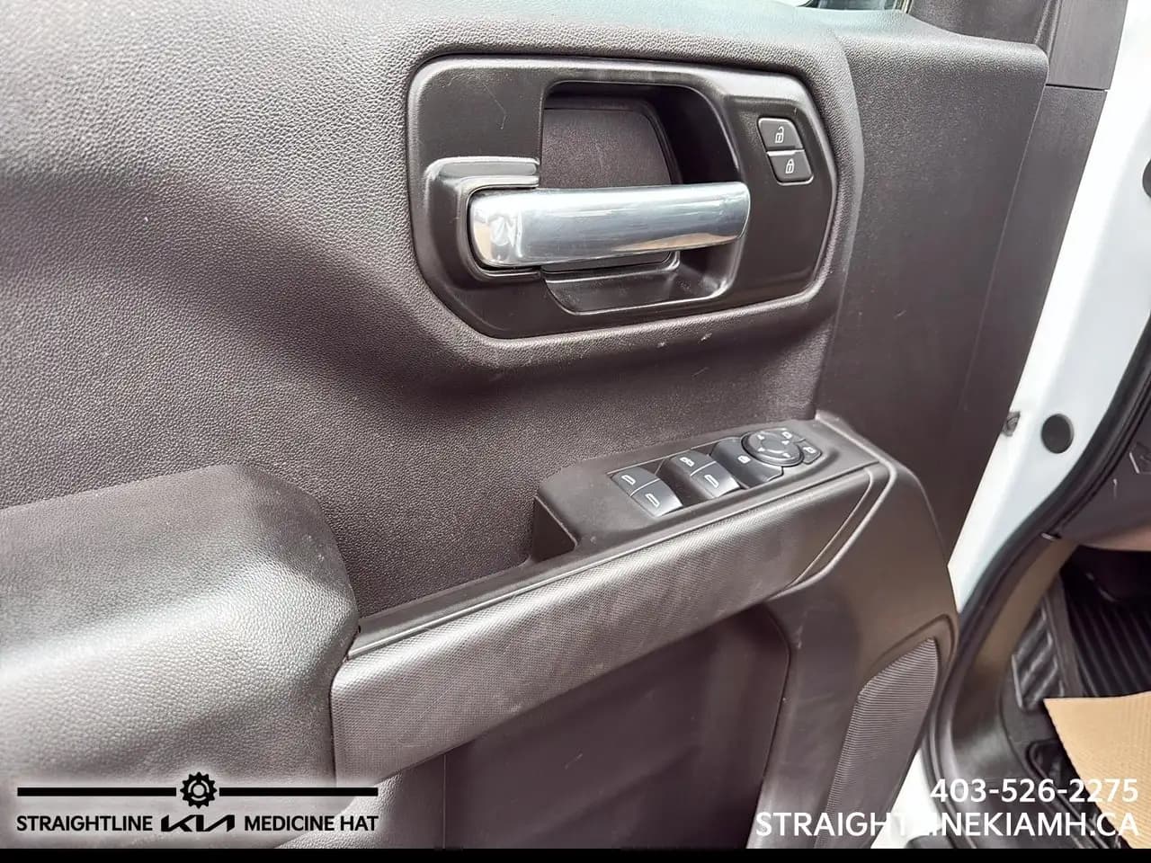 Chevrolet Silverado 1500 - Image 11