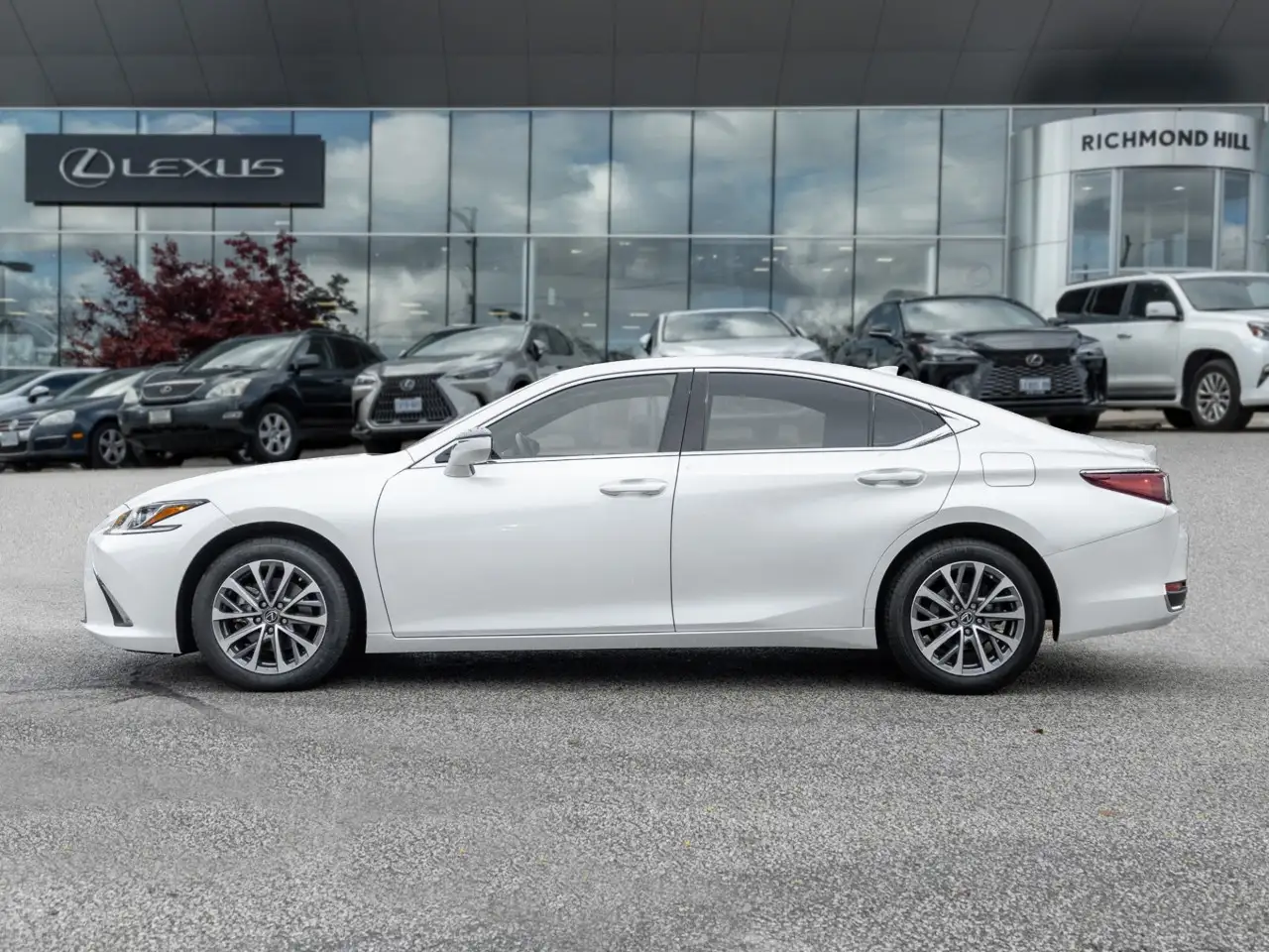 Lexus ES - Image 4