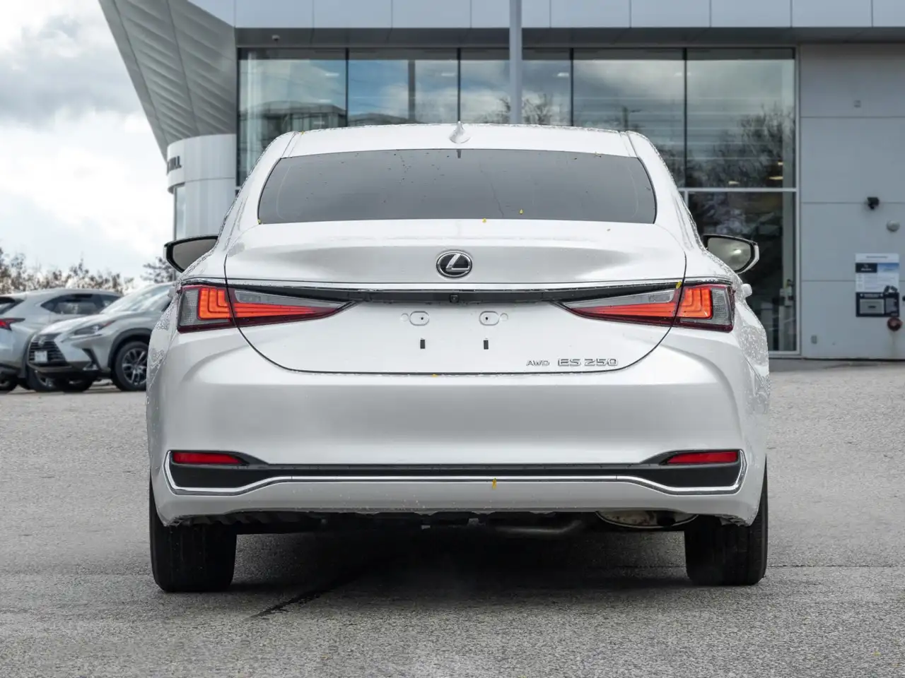 Lexus ES - Image 7