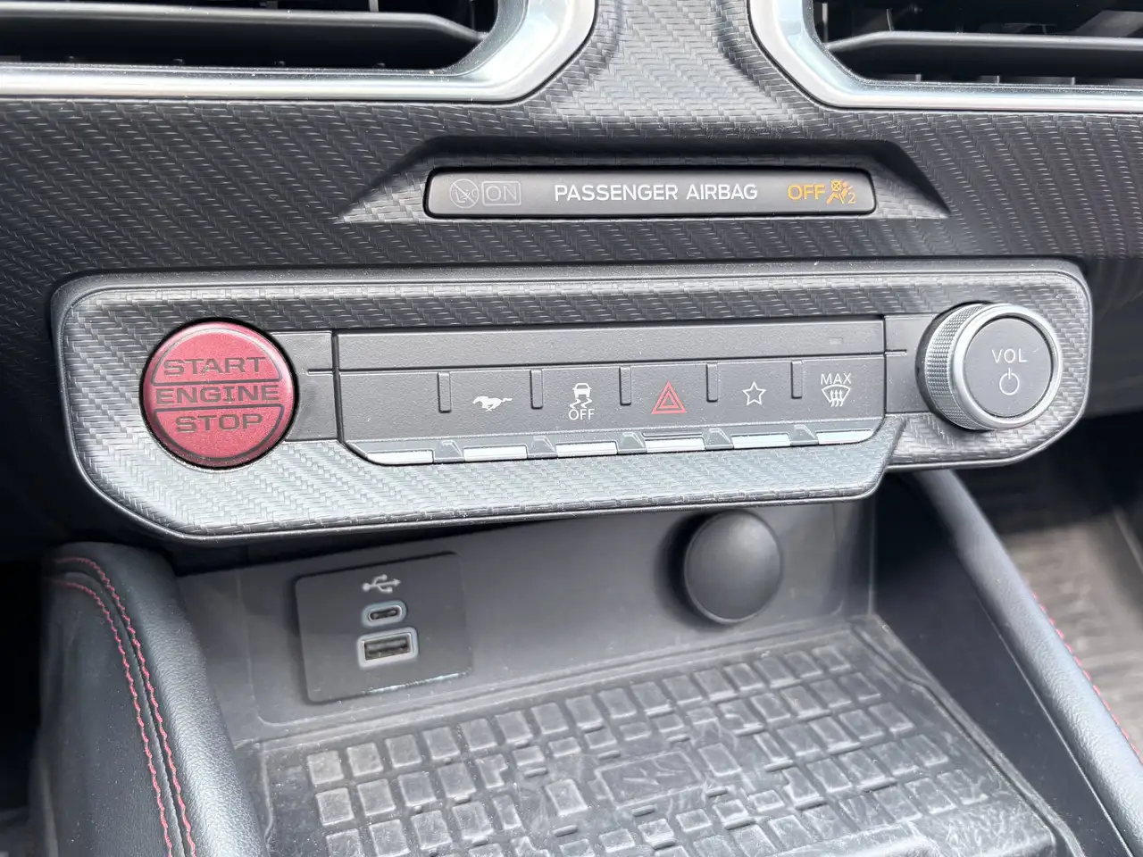 Ford Mustang - Image 20